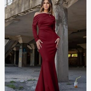 Amazon Red Off-Shoulder Long Sleeve Bodycon Gown
